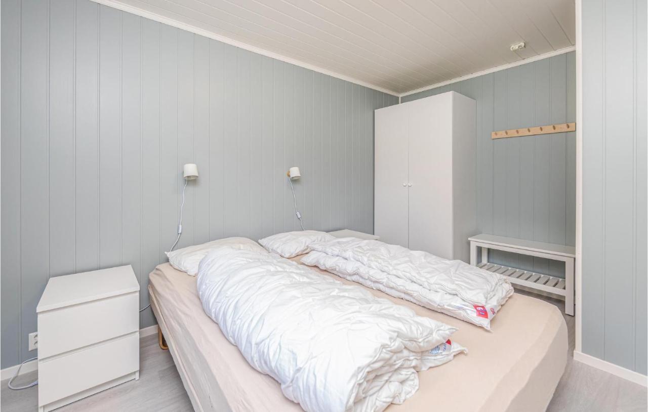 Cozy Home In Fjaerland With House A Mountain View Kültér fotó