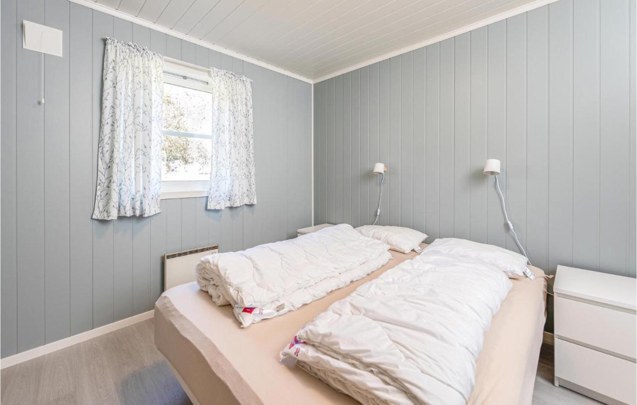 Cozy Home In Fjaerland With House A Mountain View Kültér fotó