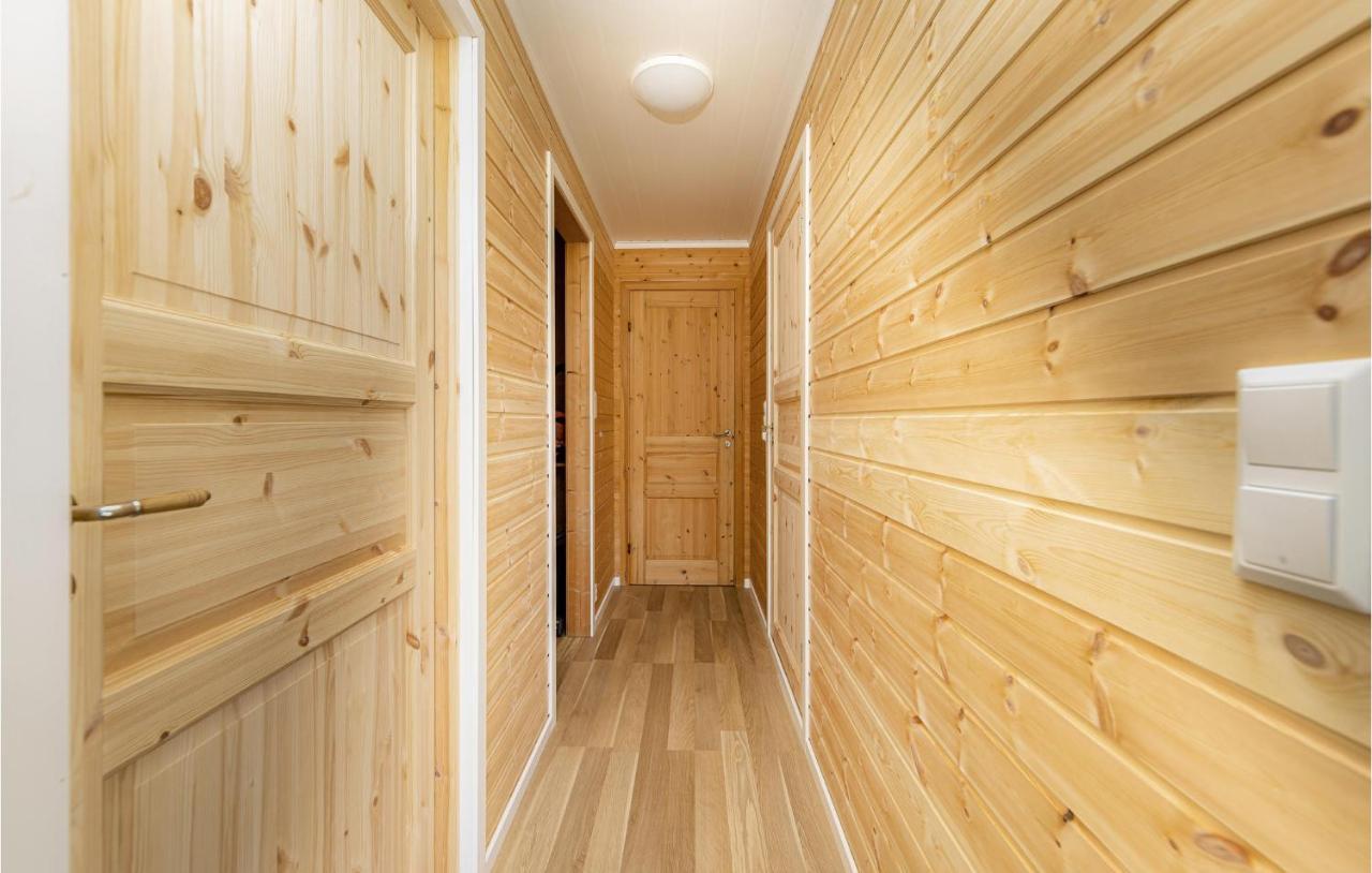 Cozy Home In Fjaerland With House A Mountain View Kültér fotó