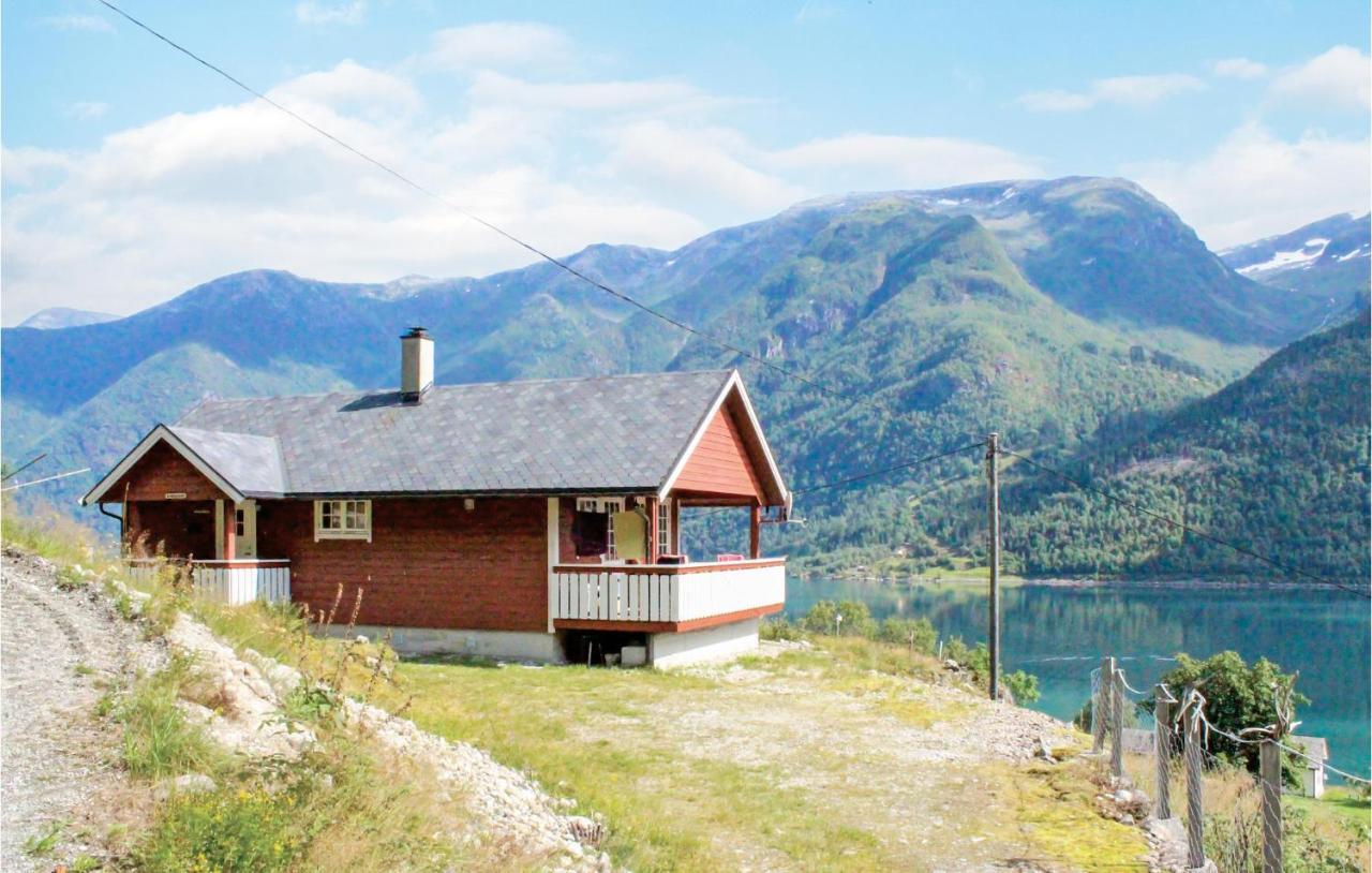 Cozy Home In Fjaerland With House A Mountain View Kültér fotó