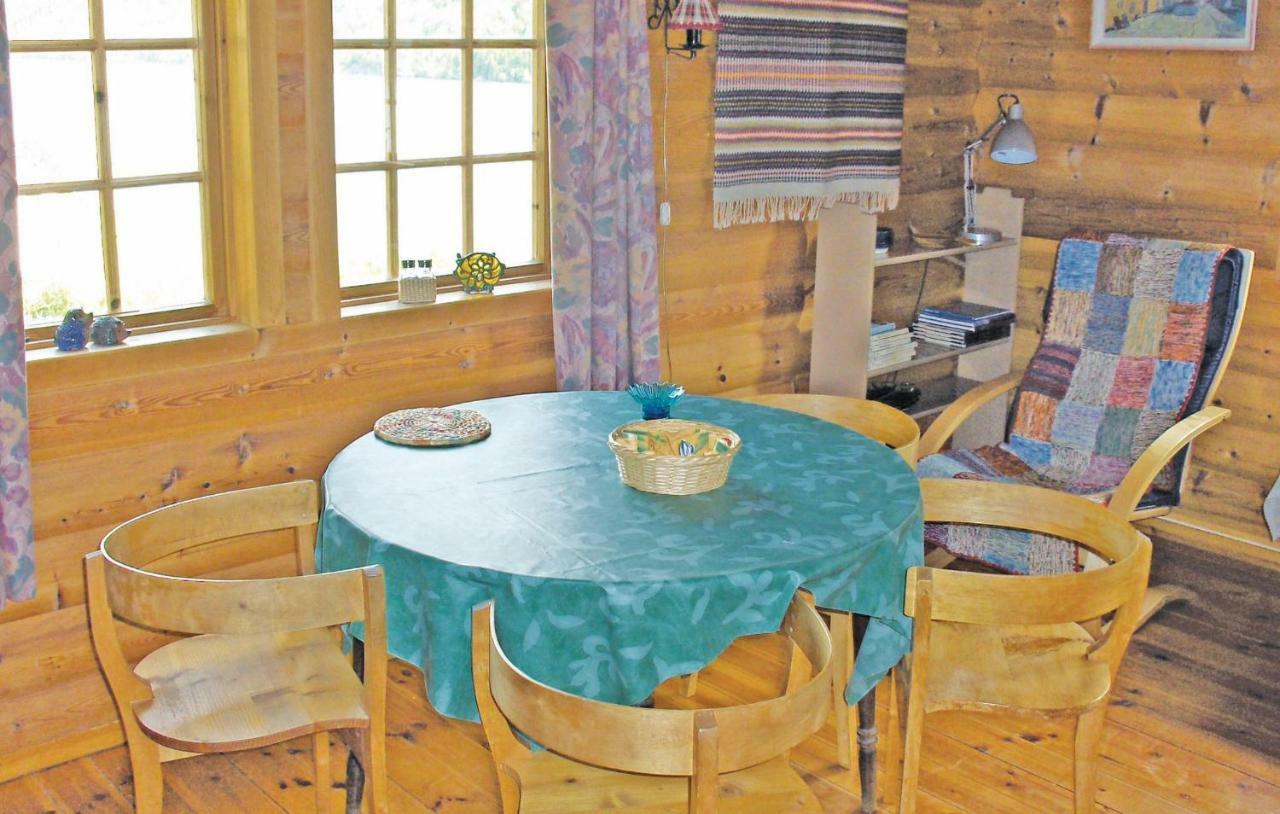 Cozy Home In Fjaerland With House A Mountain View Kültér fotó