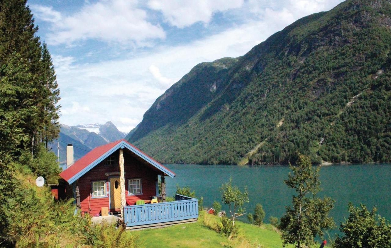 Cozy Home In Fjaerland With House A Mountain View Kültér fotó